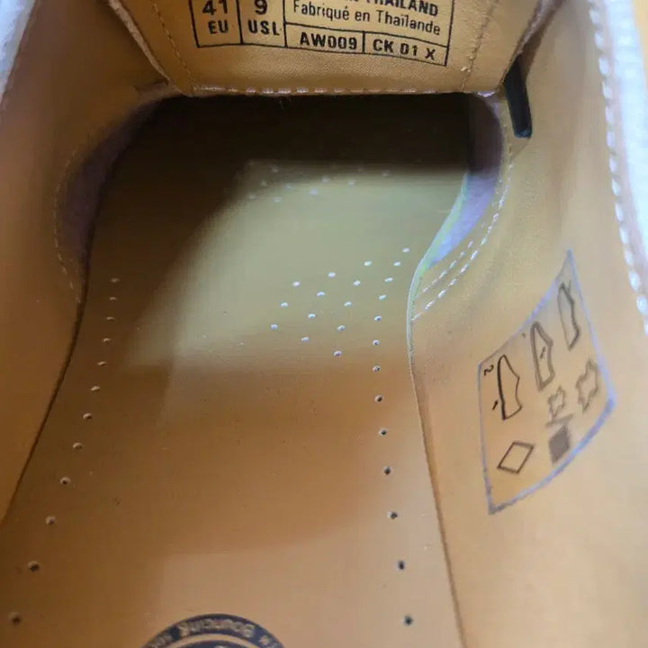 [BUNJANG] Dr. Martens Suede Loafer Shoes (260-265) / 닥터마틴 스웨이드 로퍼 슈즈(260~265)