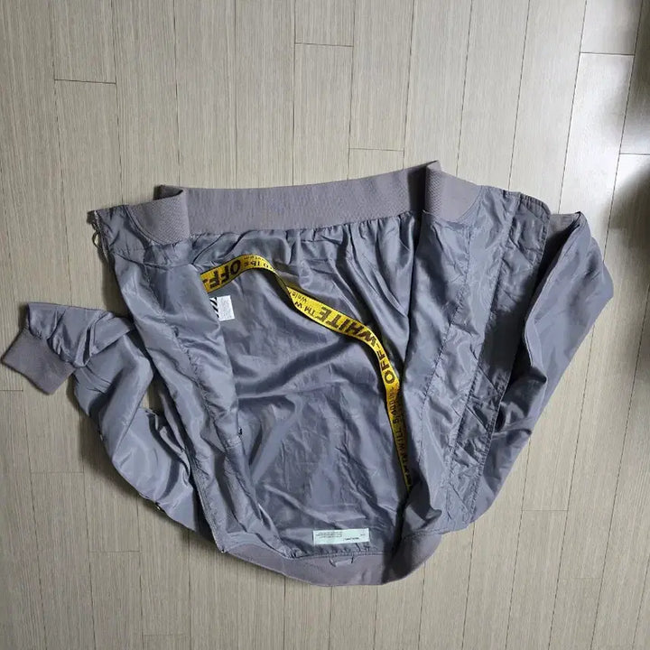 [BUNJANG] Off-White Gray Bomber Jacket / 오프화이트 그레이 봄버 자켓