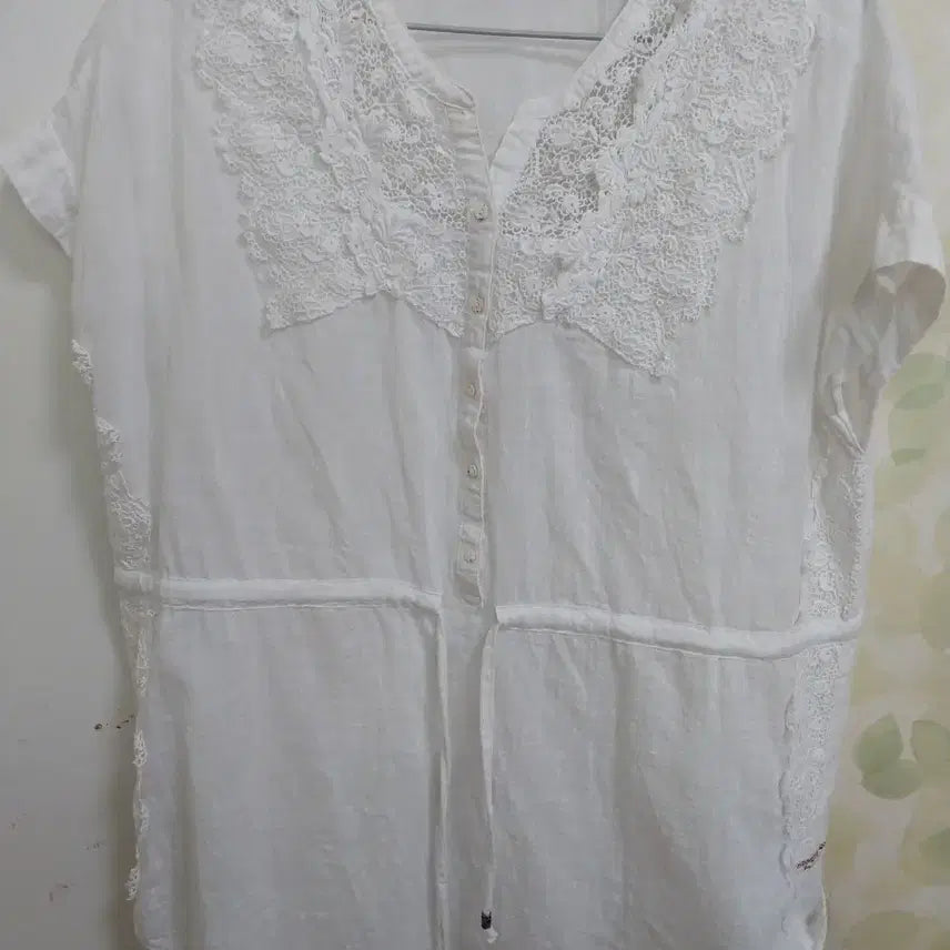 [SOLD OUT] 써스데이아일랜드 블라우스