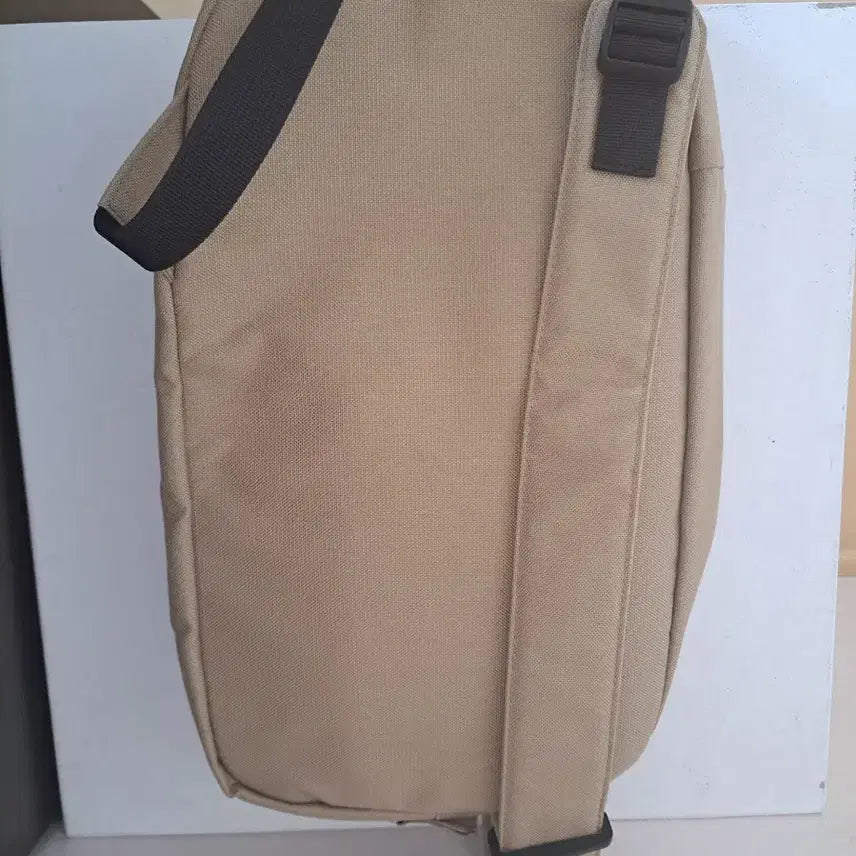 [SOLD OUT] 뉴발란스 베이지색 슬링백