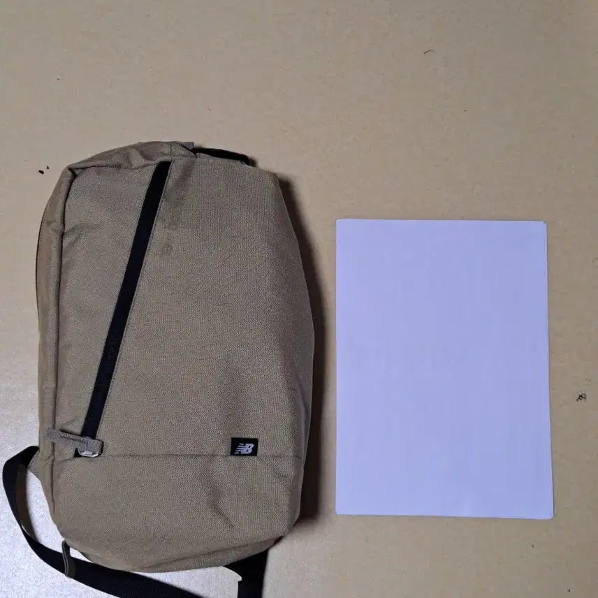 [SOLD OUT] 뉴발란스 베이지색 슬링백