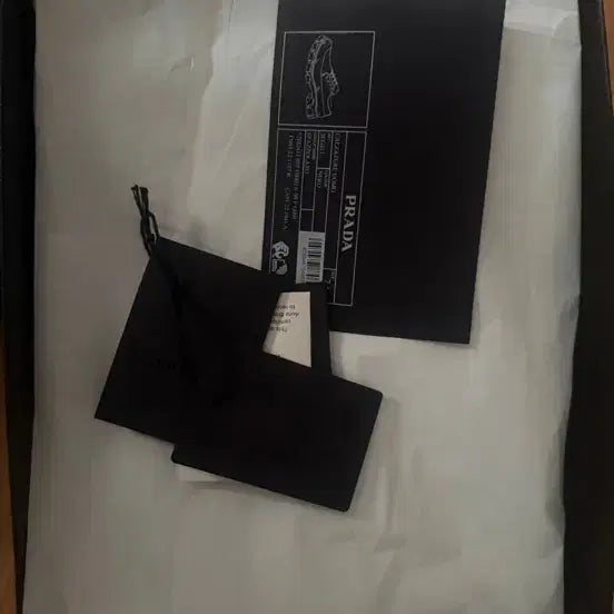 [SOLD OUT] 프라다 모몰리스 더비