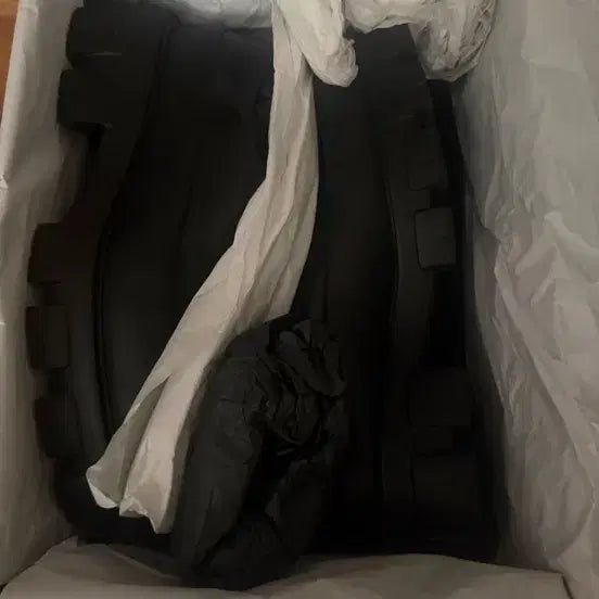 [SOLD OUT] 프라다 모몰리스 더비