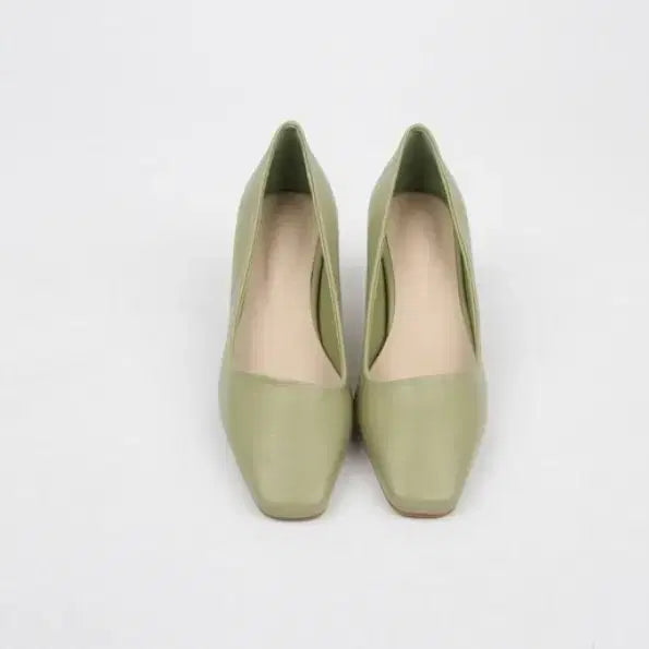 [SOLD OUT] 스퀘어토 힐 펌프스 연두색 230m(새상품)