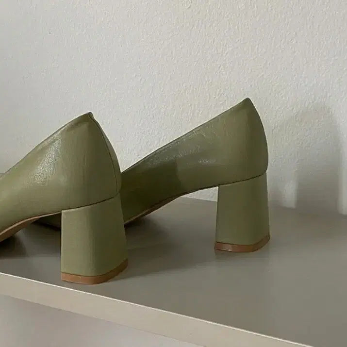 [SOLD OUT] 스퀘어토 힐 펌프스 연두색 230m(새상품)