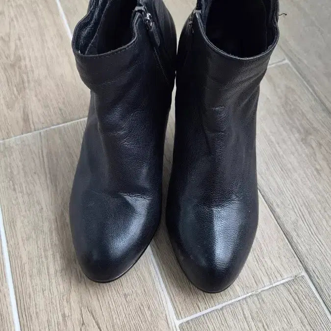 [BUNJANG] Elcanto Black Leather Ankle Boots / 엘칸토 블랙 가죽 앵클 부츠 힐