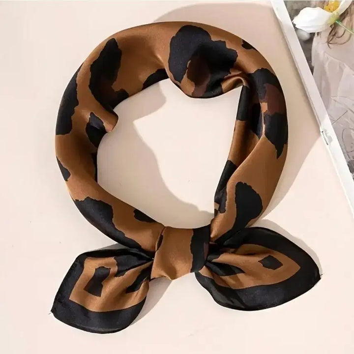 [SOLD OUT] 레오파드 패턴 스카프(새상품)