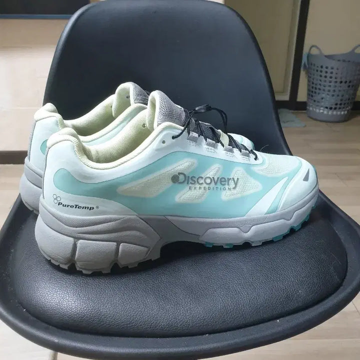 [SOLD OUT] 디스커버리 런닝화 민트색 운동화 270