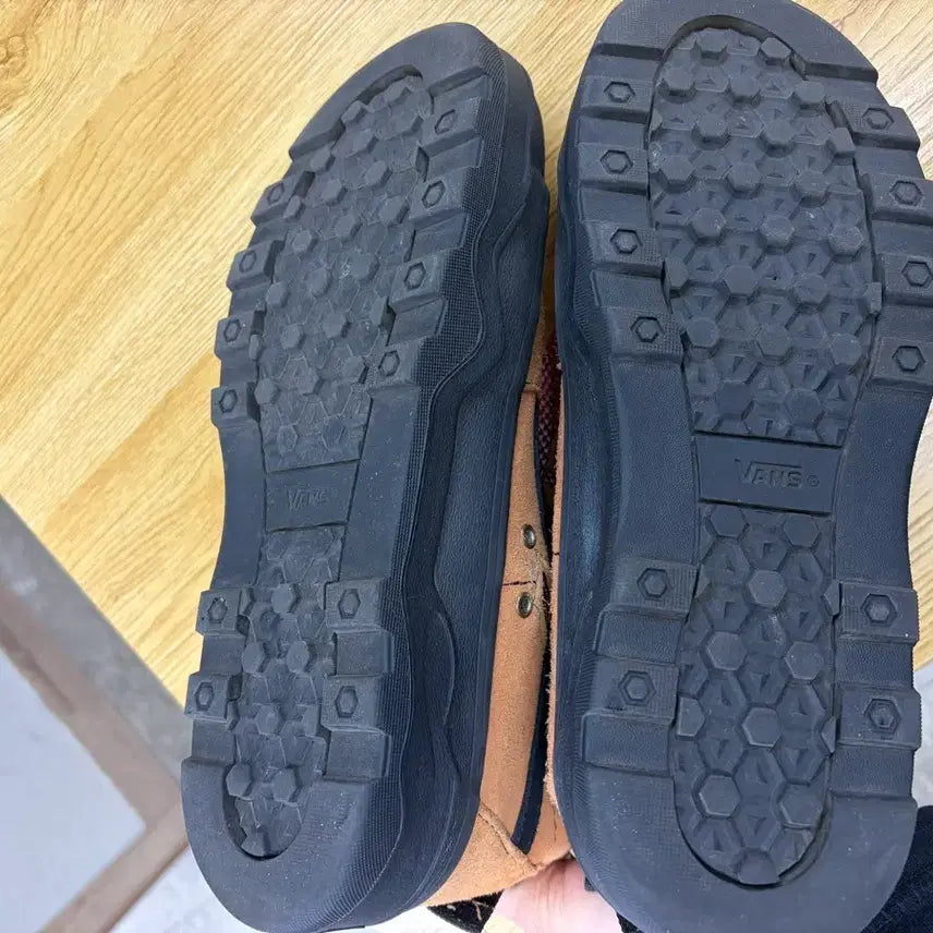 [BUNJANG] Vans Suede Brown Sneakers / 반스 스웨이드 브라운 운동화 + 레드 슈레이스 270 사이즈