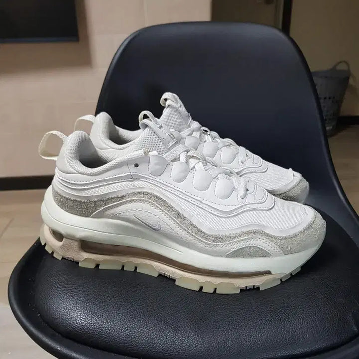 [SOLD OUT] 나이키 에어맥스 97 크림 화이트 260