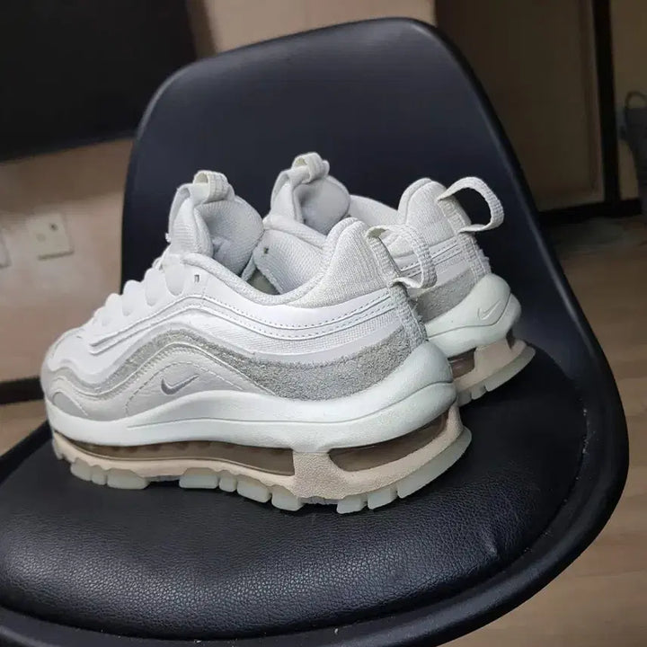 [SOLD OUT] 나이키 에어맥스 97 크림 화이트 260