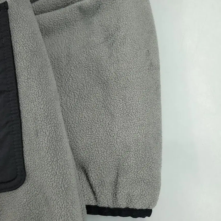 [BUNJANG] Outdoor Reversible Quilted Jacket / OUTDOOR 아웃도어 블랙 그레이 배색 물결퀼팅 리버시블 체스트포켓 플