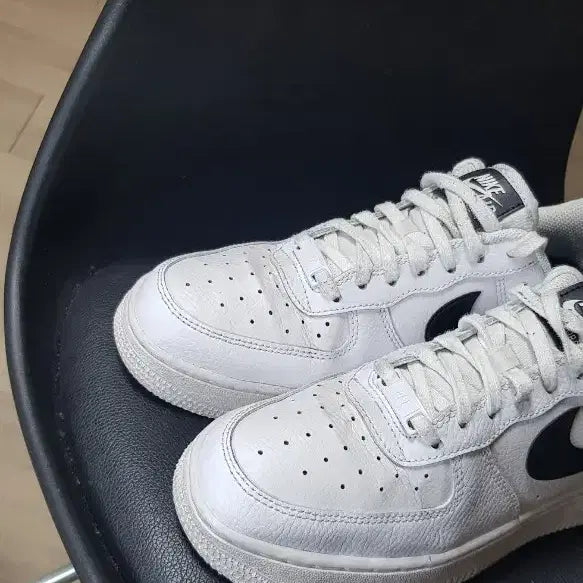 [BUNJANG] Nike Air Force 1 Low White Black Swoosh 240 / 나이키 에어포스1 로우 화이트 블랙 스우시 240