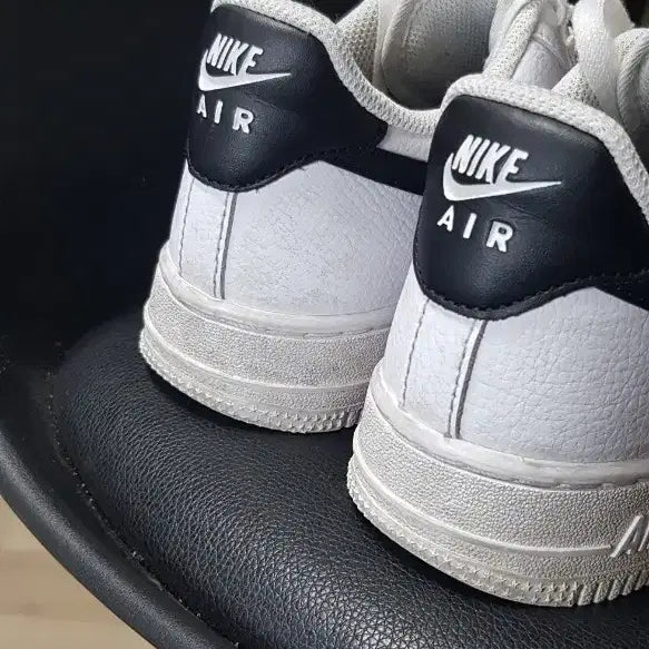 [BUNJANG] Nike Air Force 1 Low White Black Swoosh 240 / 나이키 에어포스1 로우 화이트 블랙 스우시 240