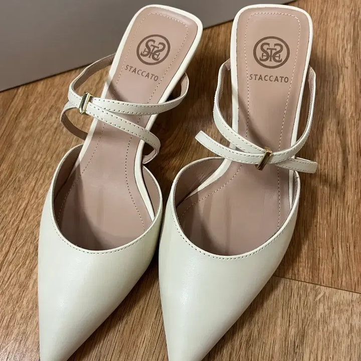 [SOLD OUT] 새것! 스타카토 아이보리 슬링백 230