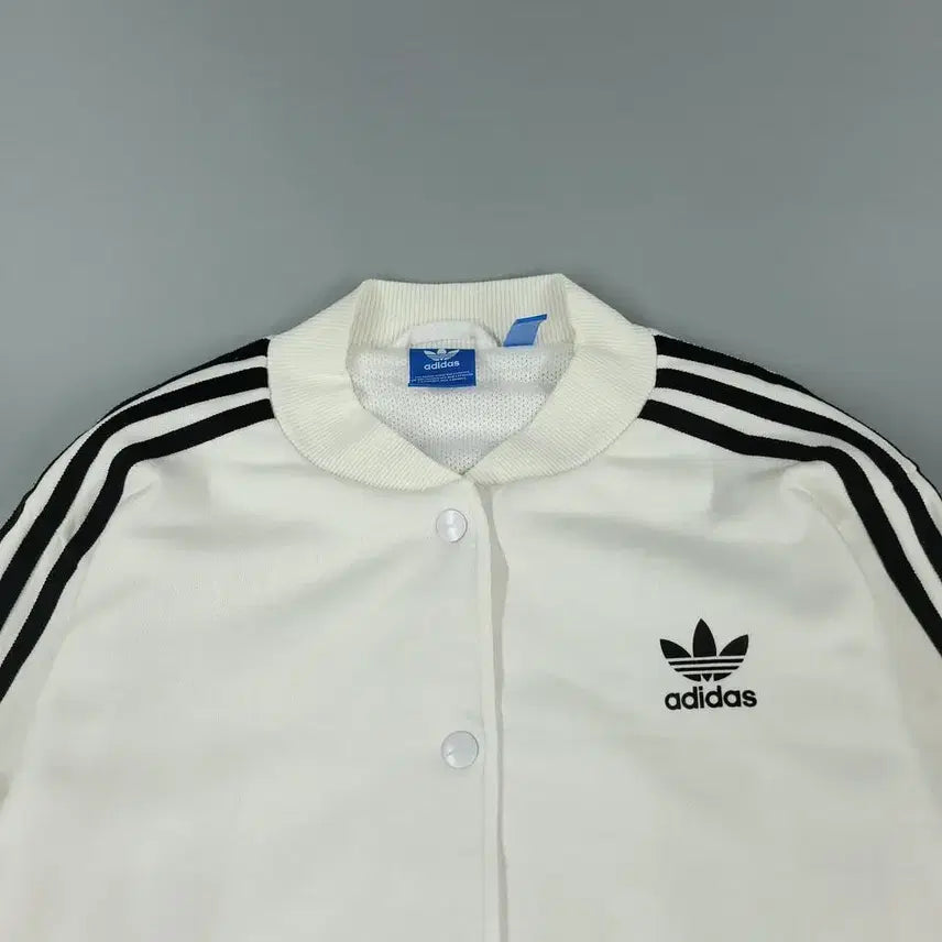 [SOLD OUT] 아디다스 화이트 블랙 배색 트레포일 로고 삼선 코튼블렌드 이너메쉬 블루종