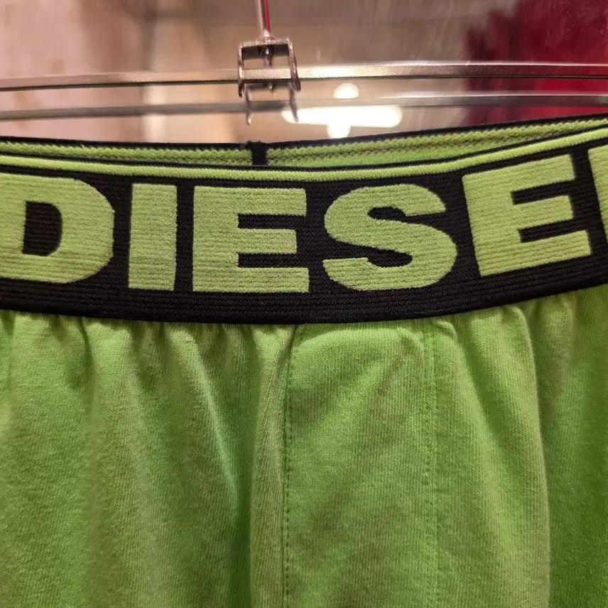 [BUNJANG] Diesel Lime Green Training Shorts (Size 32) / 디젤 라임색 트레이닝 반바지 32사이즈