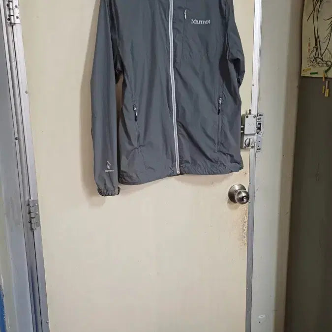 [BUNJANG] Marmot Windbreaker Size 100 / 마모트바람막이100싸이즈