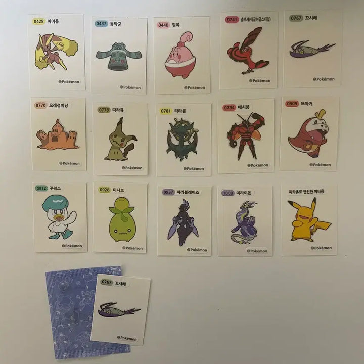 [BUNJANG] Pokemon Tteokbokki Seal 37-Piece Bundle Set / 포켓몬스터 띠부띠부씰 28개 일괄(+30주년 띠부씰 추가)
