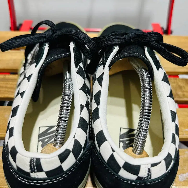 [BUNJANG] Vans Old Skool Checker Gumsole Sneakers / 275) 반스 운동화 남성 남자 신발 올드스쿨 체커 검솔