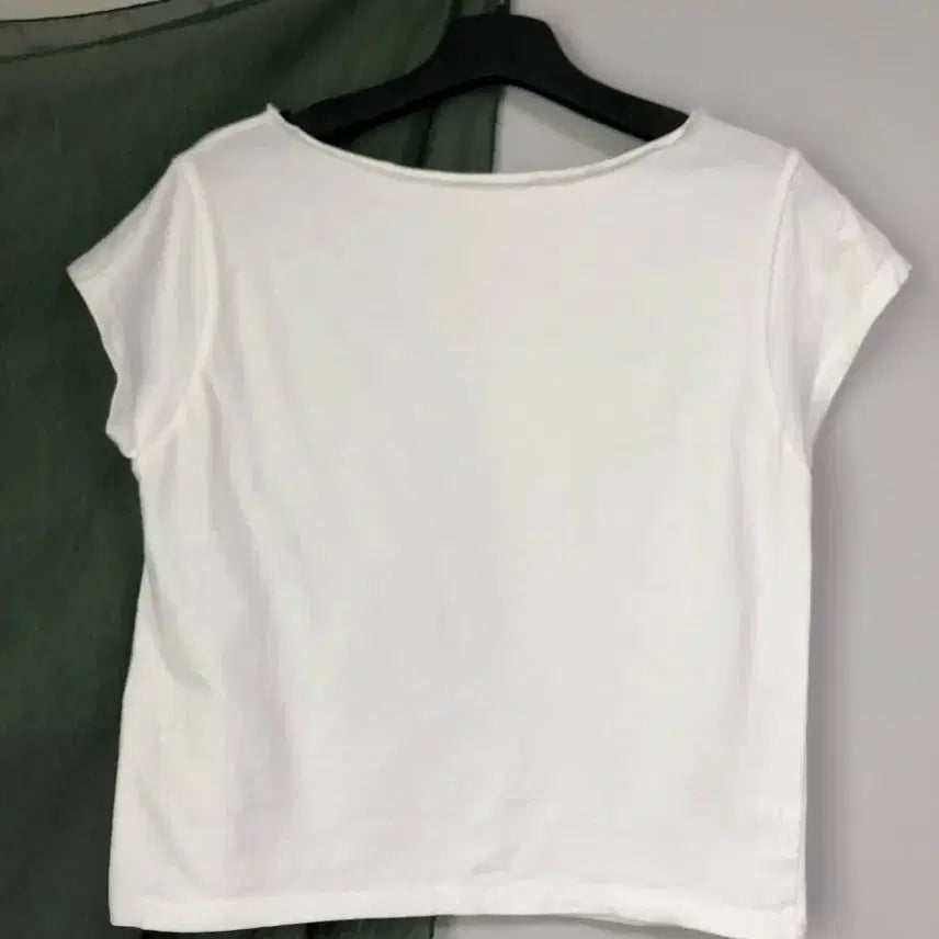 [BUNJANG] Rit Kim Ruffle Boat Neck Tee (White) / 릿킴 ruffle boat neck tee (white)