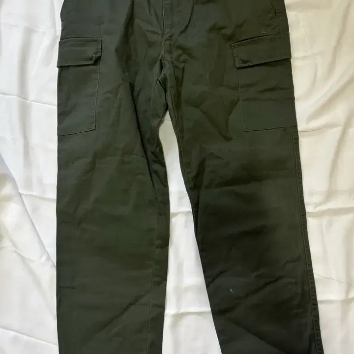 [BUNJANG] Giordano Slim Tapered Cargo Pants M / 지오다노 슬림 테이퍼드 카고 바지 M .(67)