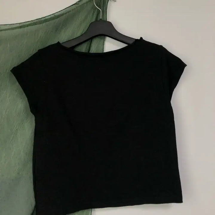 [BUNJANG] Rit Kim Ruffle Boat Neck Tee (Black) / 릿킴 ruffle boat neck tee (black)