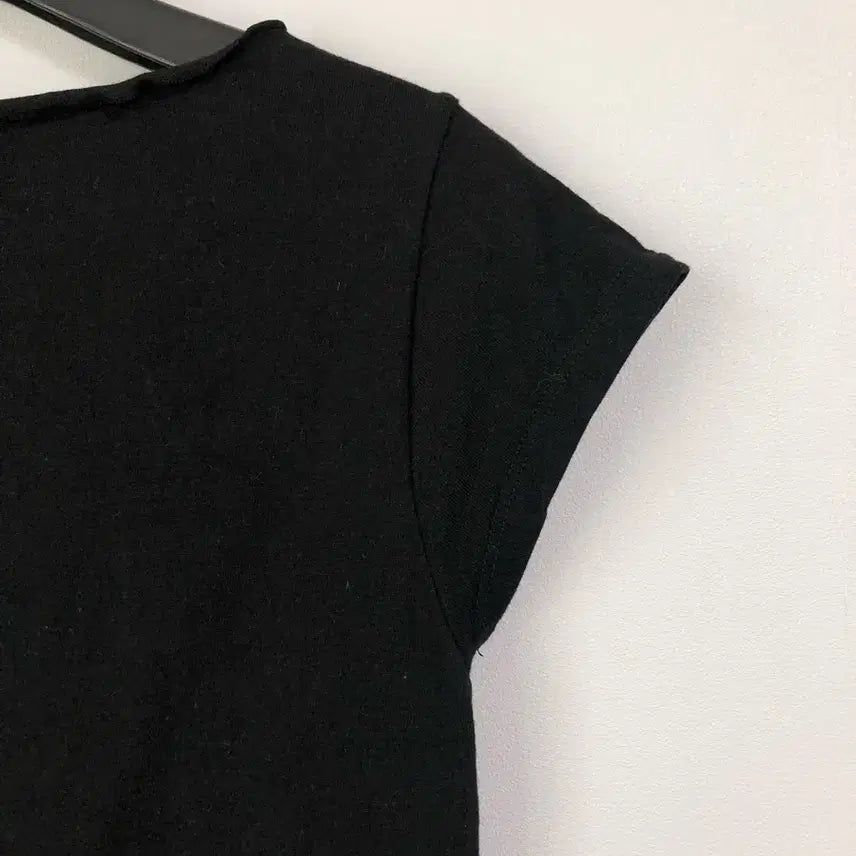 [BUNJANG] Rit Kim Ruffle Boat Neck Tee (Black) / 릿킴 ruffle boat neck tee (black)