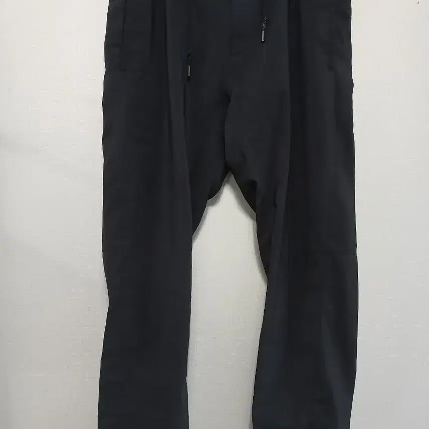 [SOLD OUT] 질스튜어트 검정색 드로스트링 남성 바지