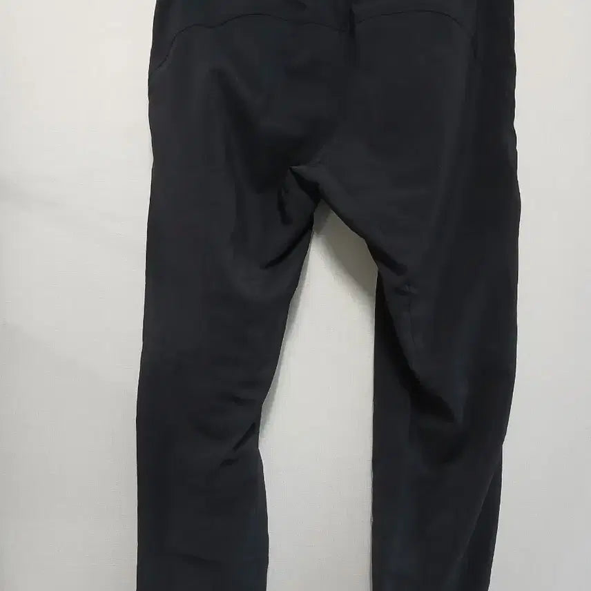 [SOLD OUT] 질스튜어트 검정색 드로스트링 남성 바지