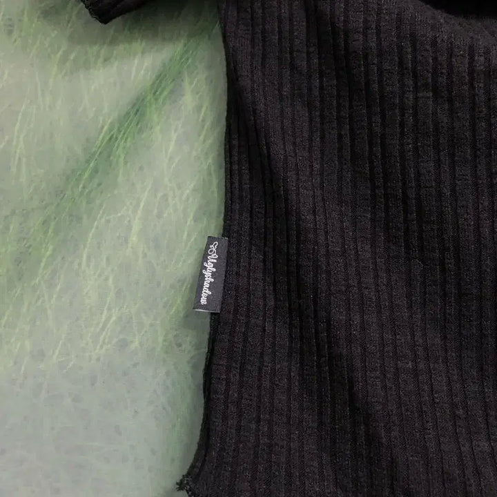 [BUNJANG] Uglyshadow Off-Shoulder Knit Top / 어글리쉐도우 uglyshadow 니트 오프숄더