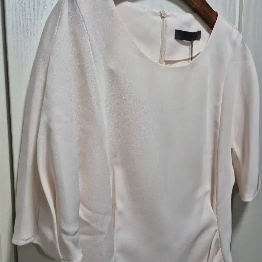 [BUNJANG] Day Ivory Pink Peplum Blouse / (타임세일)(새상품)Day  블라우스 페플럼 아이보리핑크 반팔