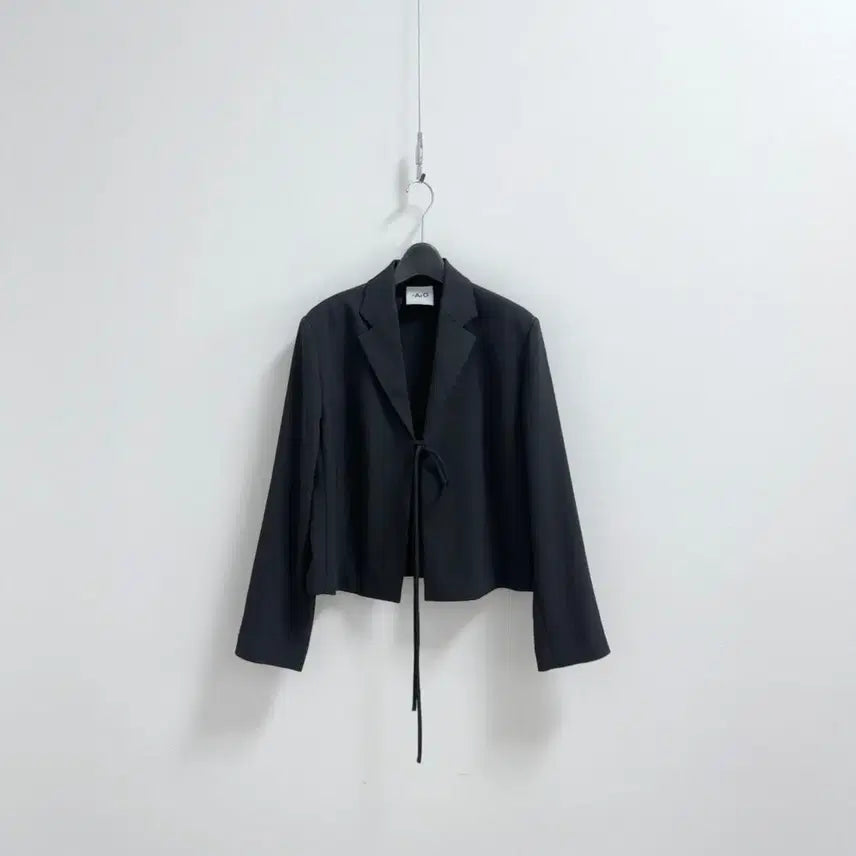 [SOLD OUT] 엣지 블랙 자켓