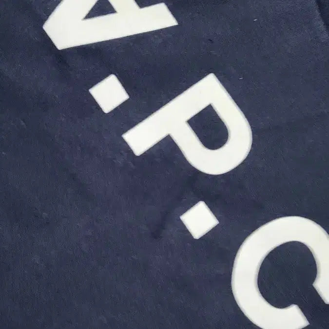 [SOLD OUT] A.P.C. 로고 티셔츠 네이비 L