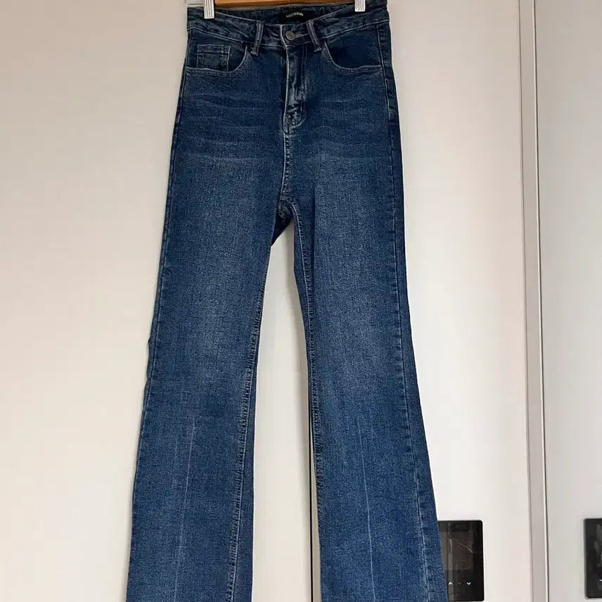 [SOLD OUT] 중청 부츠컷 데님