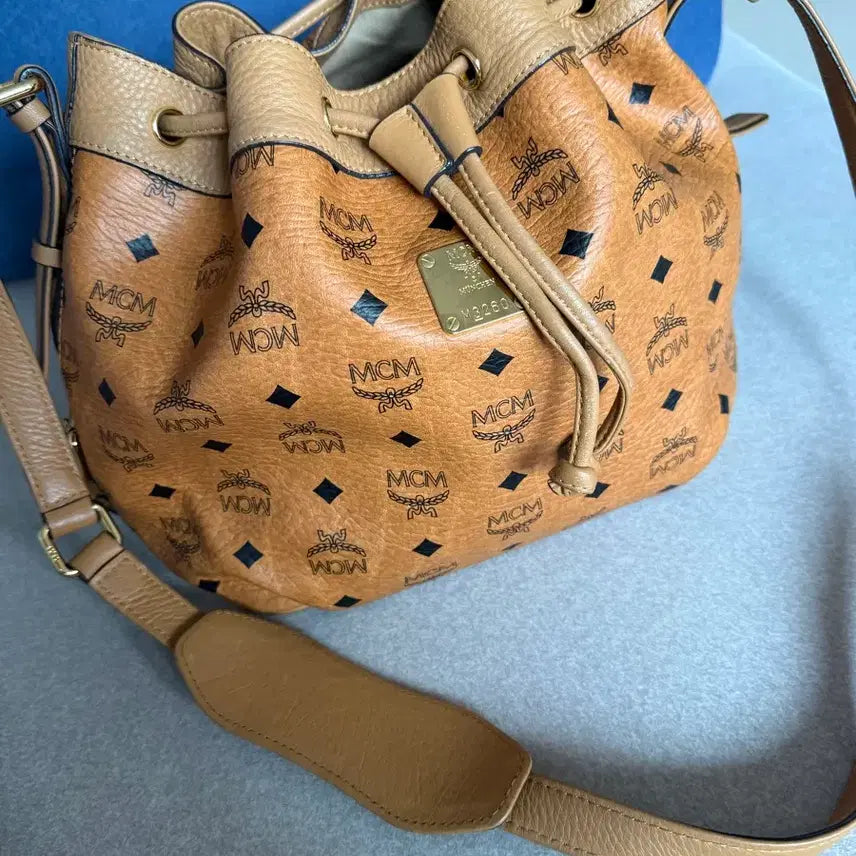 [SOLD OUT] MCM 엠씨엠 드로스트링 버킷백 가방