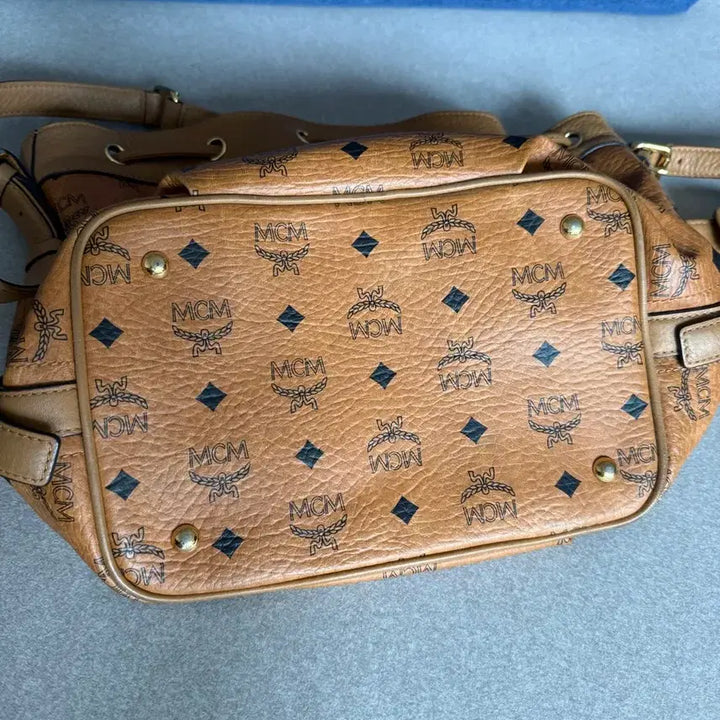 [SOLD OUT] MCM 엠씨엠 드로스트링 버킷백 가방