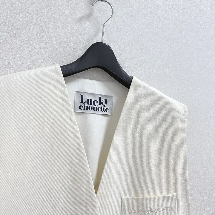 [SOLD OUT] 럭키슈에뜨 화이트 베스트