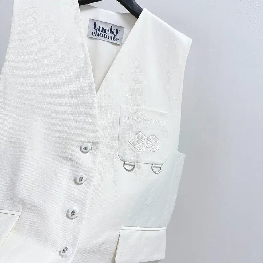 [SOLD OUT] 럭키슈에뜨 화이트 베스트
