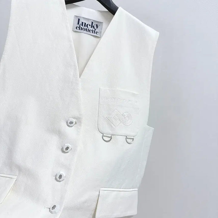 [SOLD OUT] 럭키슈에뜨 화이트 베스트
