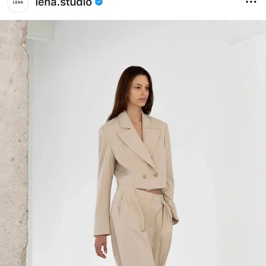 [BUNJANG] Leha Stone Crop Jacket / 레하 스톤 크롭 자켓