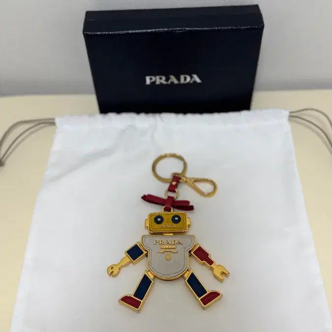 [BUNJANG] Prada Robot Limited Edition Keyring / (새상품급) / (정품) 프라다 로봇 한정판 키링 - 정가 90업