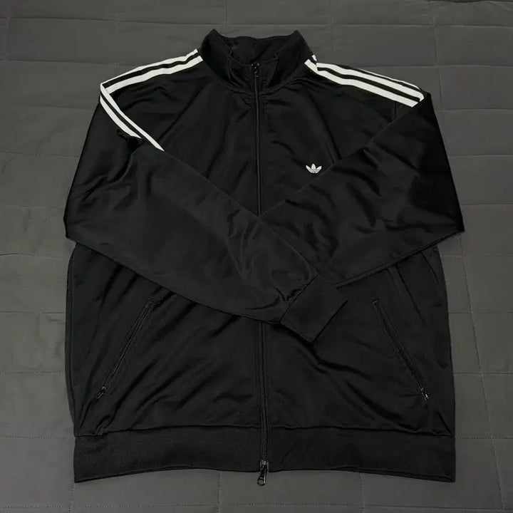 [SOLD OUT] 아디다스 BB 트랙탑 XL 사이즈 블랙 컬러