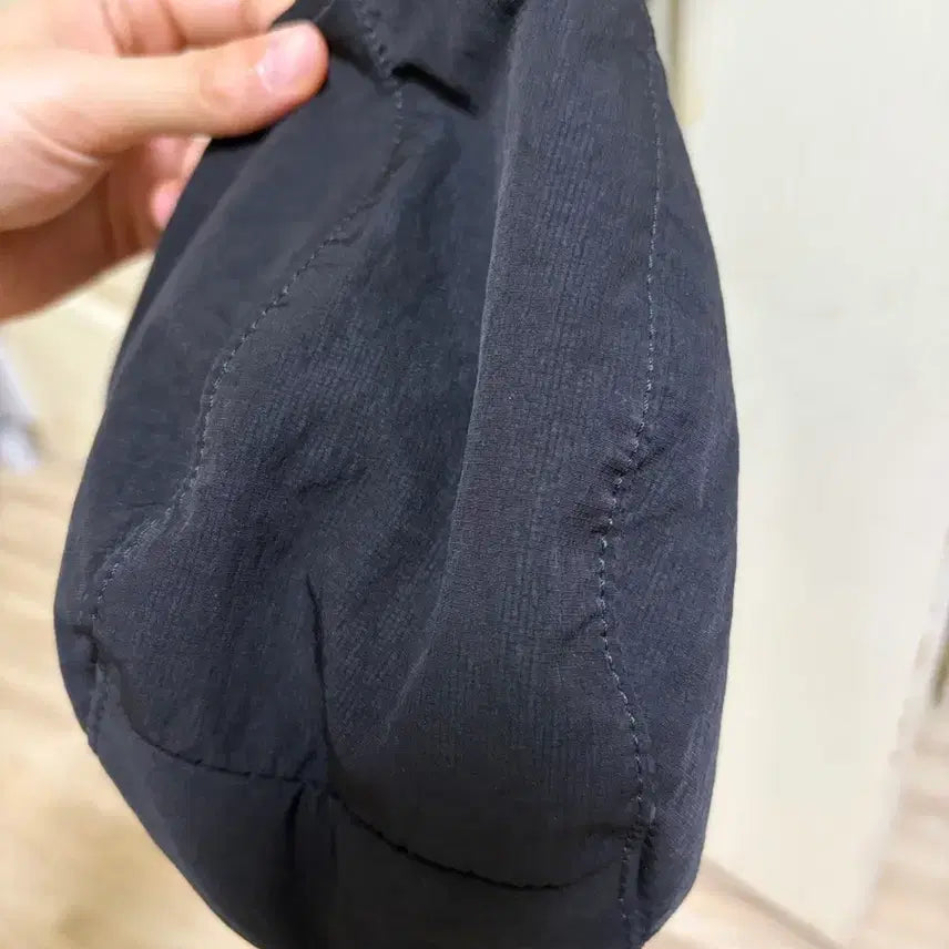[SOLD OUT] 코스 나일론 새들백 블랙