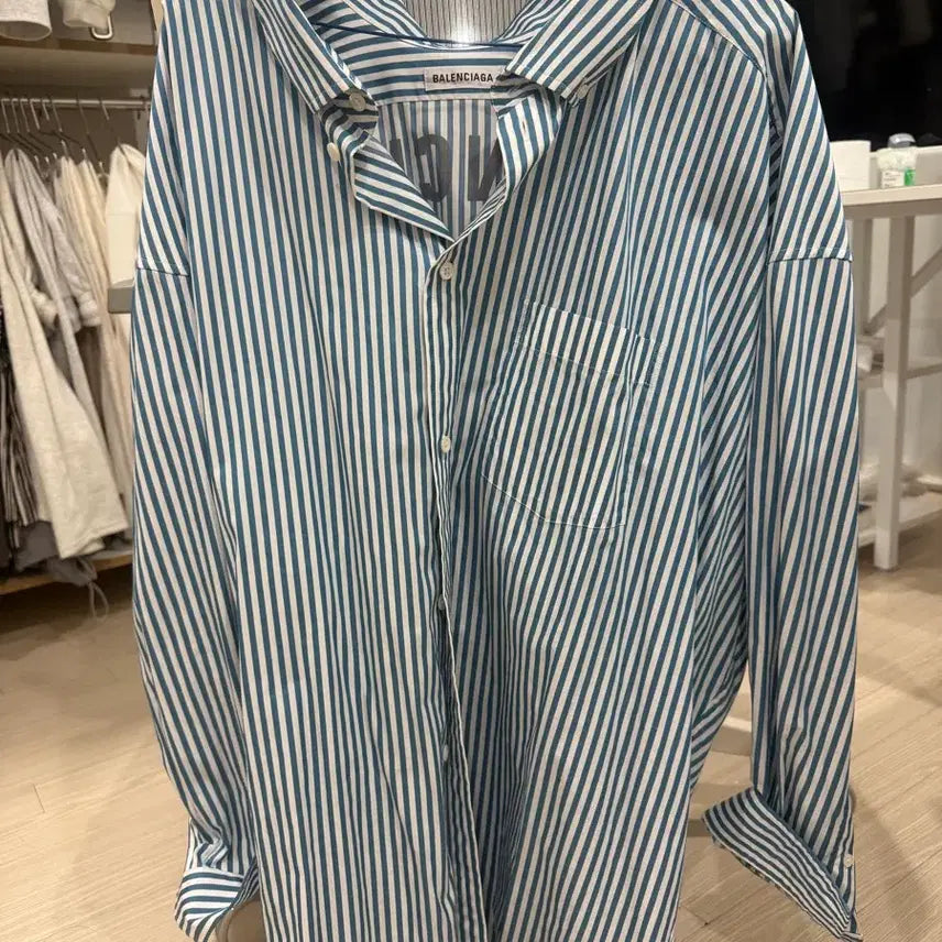 [SOLD OUT] 발렌시아가 스트라이프 백로고 오버핏 셔츠
