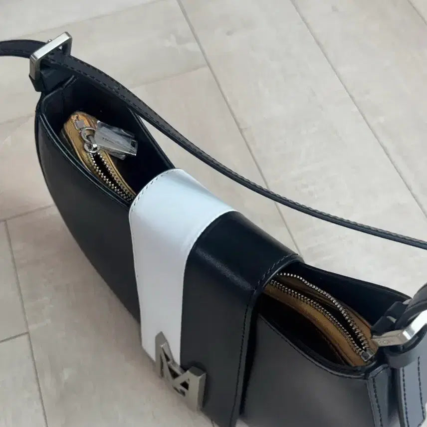 [BUNJANG] Macpie Shoulder Bag / 맥파이 숄더백