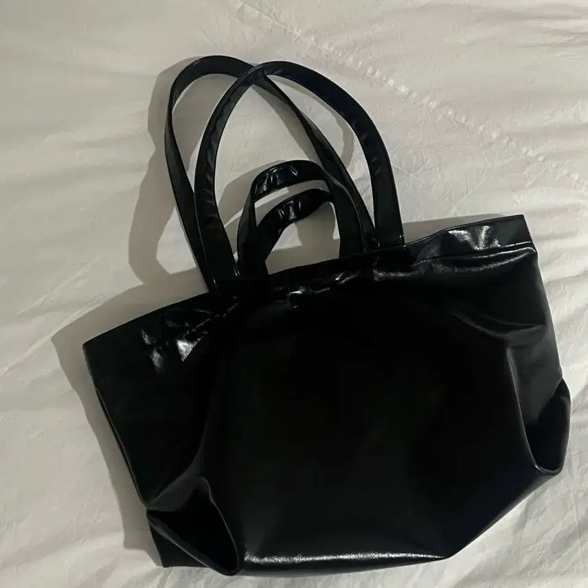 [BUNJANG] Two-O Carry Bag Glossy Black / 택포)투오 캐리백 글로시블랙