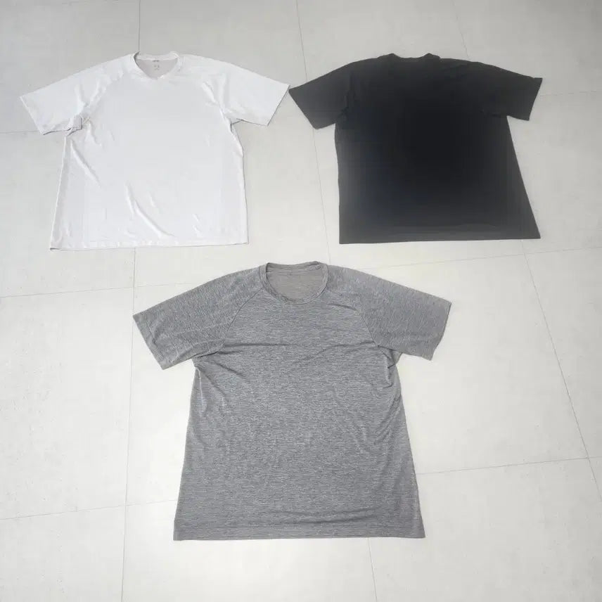 [SOLD OUT] 유니클로 기능성반팔 3장(2XL) + 나이키 반바지(XL)