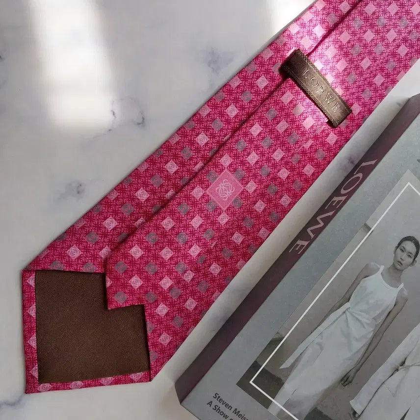 [BUNJANG] Loewe Silk Tie - Pink Pattern 9.8cm / 로에베 실크 핑크 패턴 넥타이 9.8cm A+~A등급 K2508
