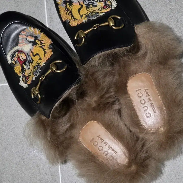 [BUNJANG] Gucci Tiger Slide Fur Slippers / 구찌 타이거 슬라이드 털슬리퍼